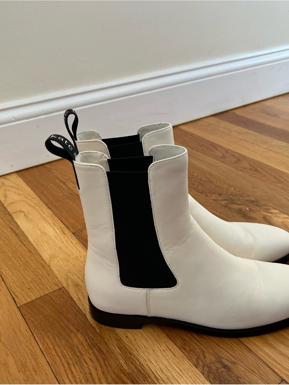 kate spade White Leather Chelsea Boots with Black Elastic Panels